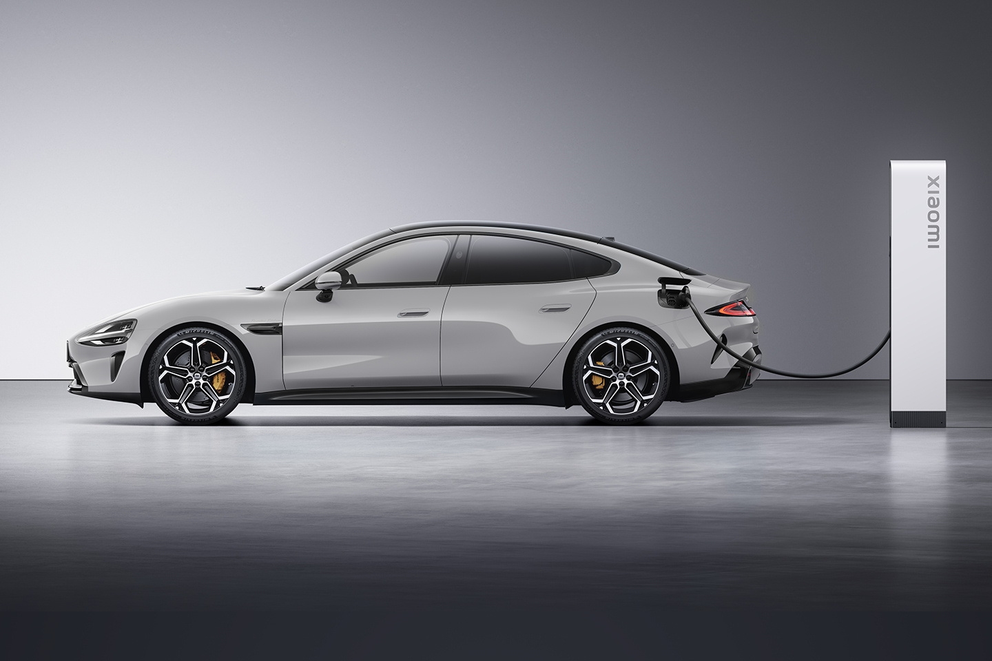 10月中国新能源汽车销量首次超总销量的50%